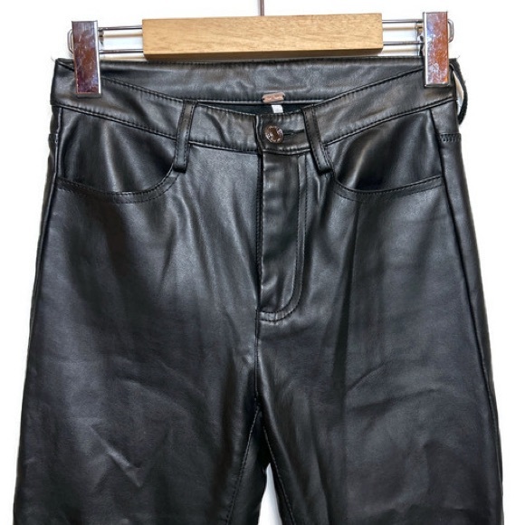 Free People Faux Leather Black Button/Zip Legging Size 25 - Picture 3 of 13